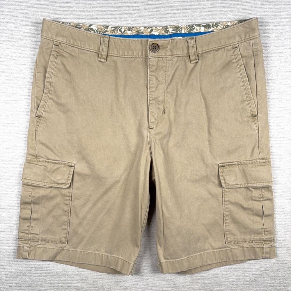 Tommy Bahama Coastal Key 10" Cargo Shorts Mens Size 34 Khaki